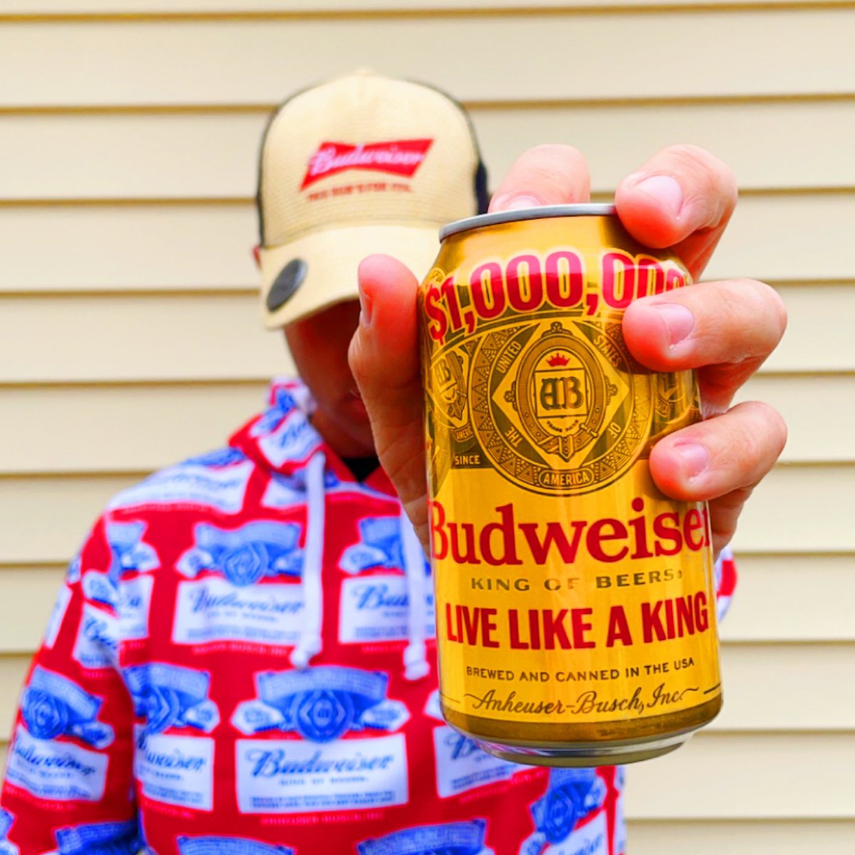 tstoli's tweet photo. @budweiserusa #LiveLikeAKing #Sweepstakes https://t.co/JAb8MnLpFi