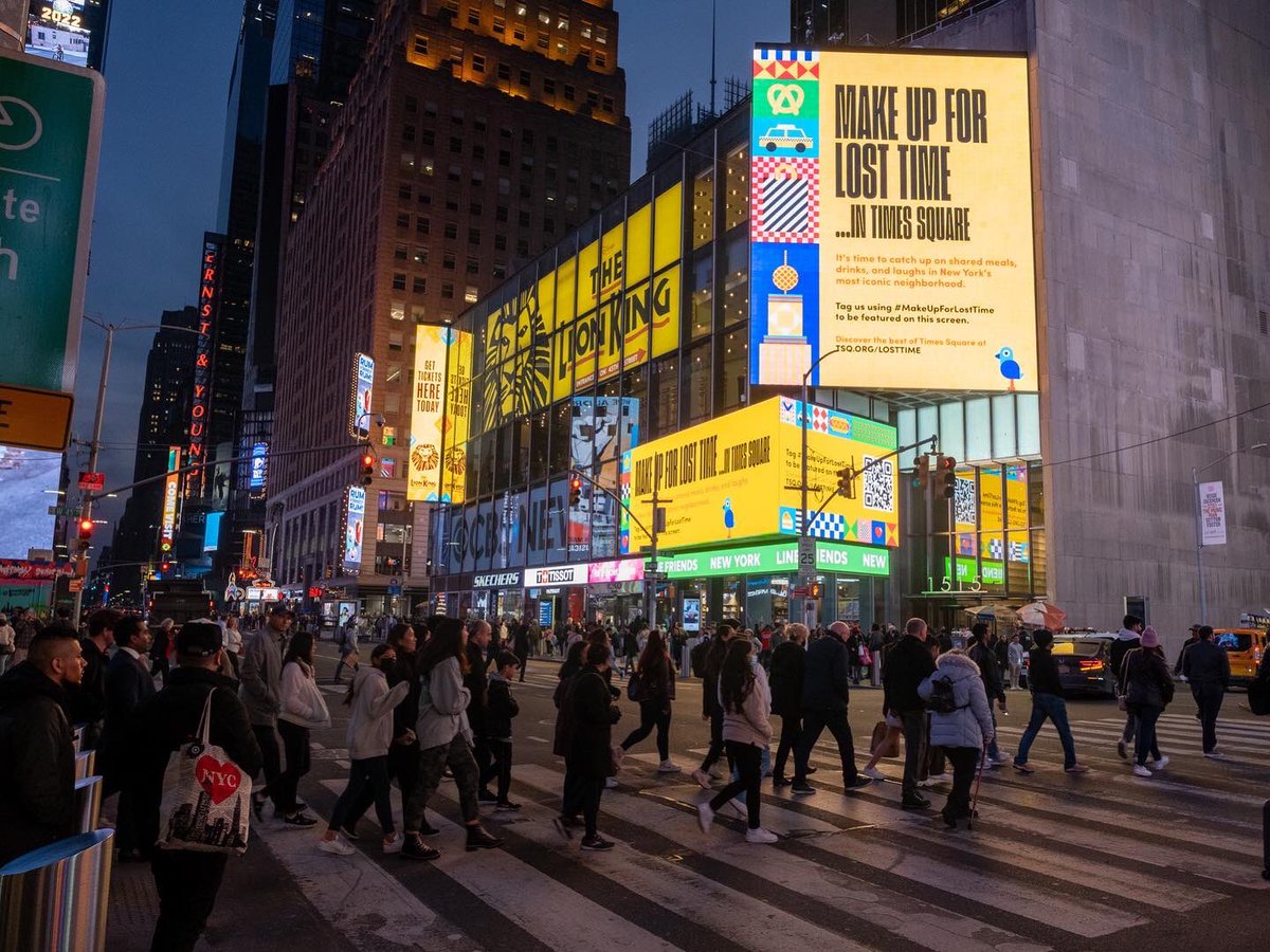 TimesSquareNYC's tweet photo. In partnership with @OUTFRONTMEDIAUS, we’re welcoming tourists &amp; NY’ers to #MakeUpForLostTime in #TimesSquare! ⚡️Follow along here or check out https://t.co/JuLFBPB0Xg to explore the best of restaurants, attractions &amp; entertainment, and take in all that TSQ has to offer. https://t.co/9TkcKn1sMR