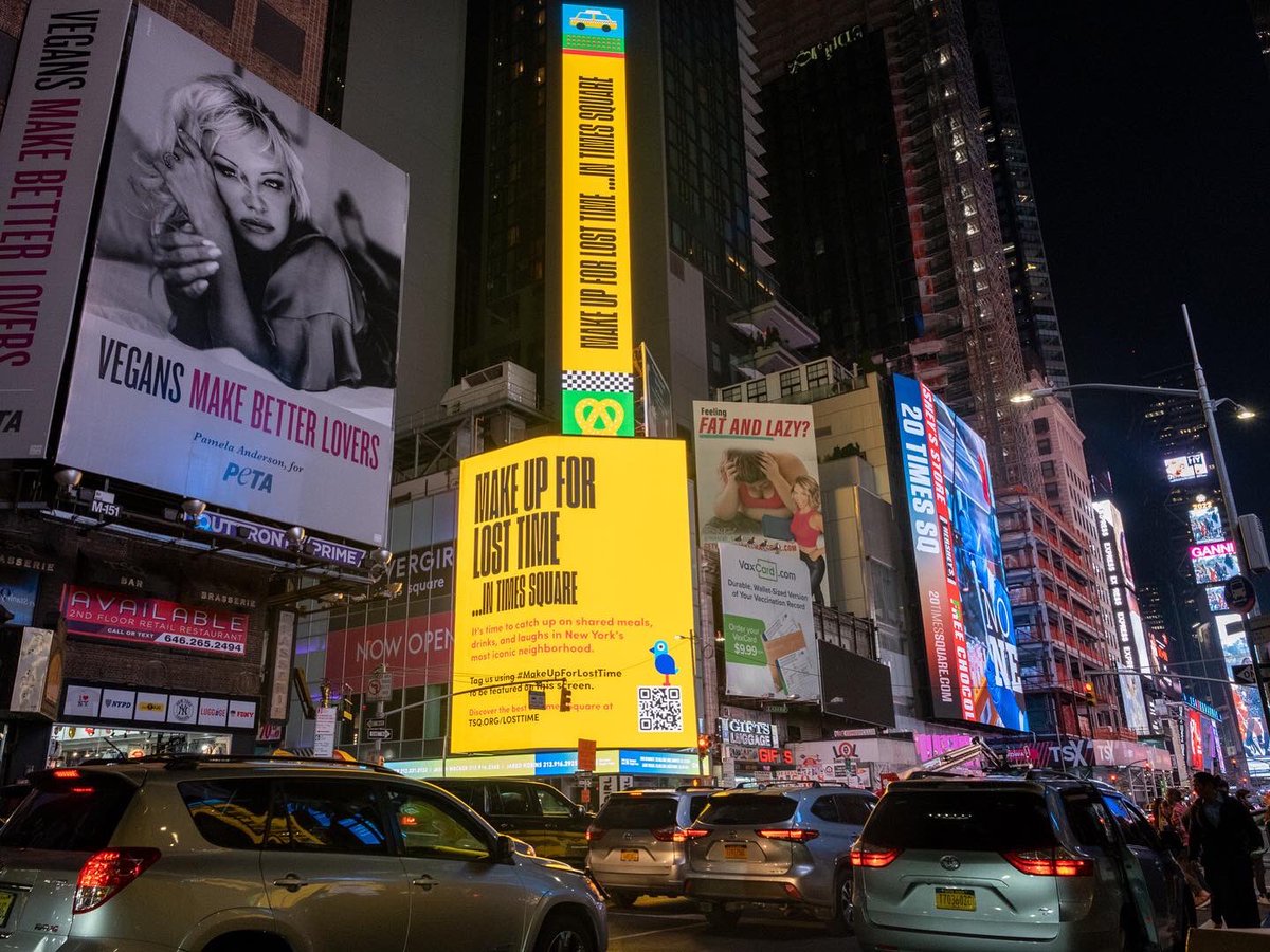 TimesSquareNYC's tweet photo. In partnership with @OUTFRONTMEDIAUS, we’re welcoming tourists &amp; NY’ers to #MakeUpForLostTime in #TimesSquare! ⚡️Follow along here or check out https://t.co/JuLFBPB0Xg to explore the best of restaurants, attractions &amp; entertainment, and take in all that TSQ has to offer. https://t.co/9TkcKn1sMR