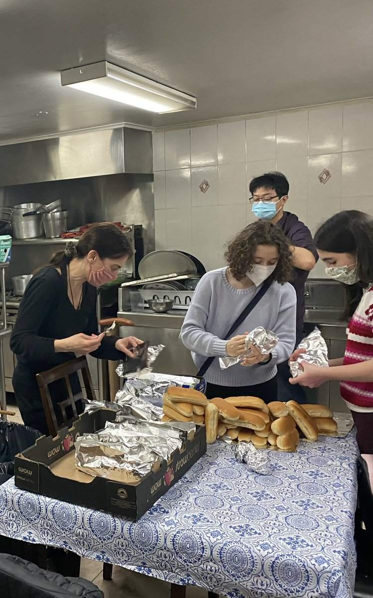 VitoLaBella4NY's tweet photo. After finishing up petitioning last night, I stopped by to say hello to @HCBOC preparing their packages for the Homeless in NYC. A great organization with dedicated volunteers and a wonderful part of the Bay Ridge community. @VitoLaBella4NY https://t.co/FutCPG58C5