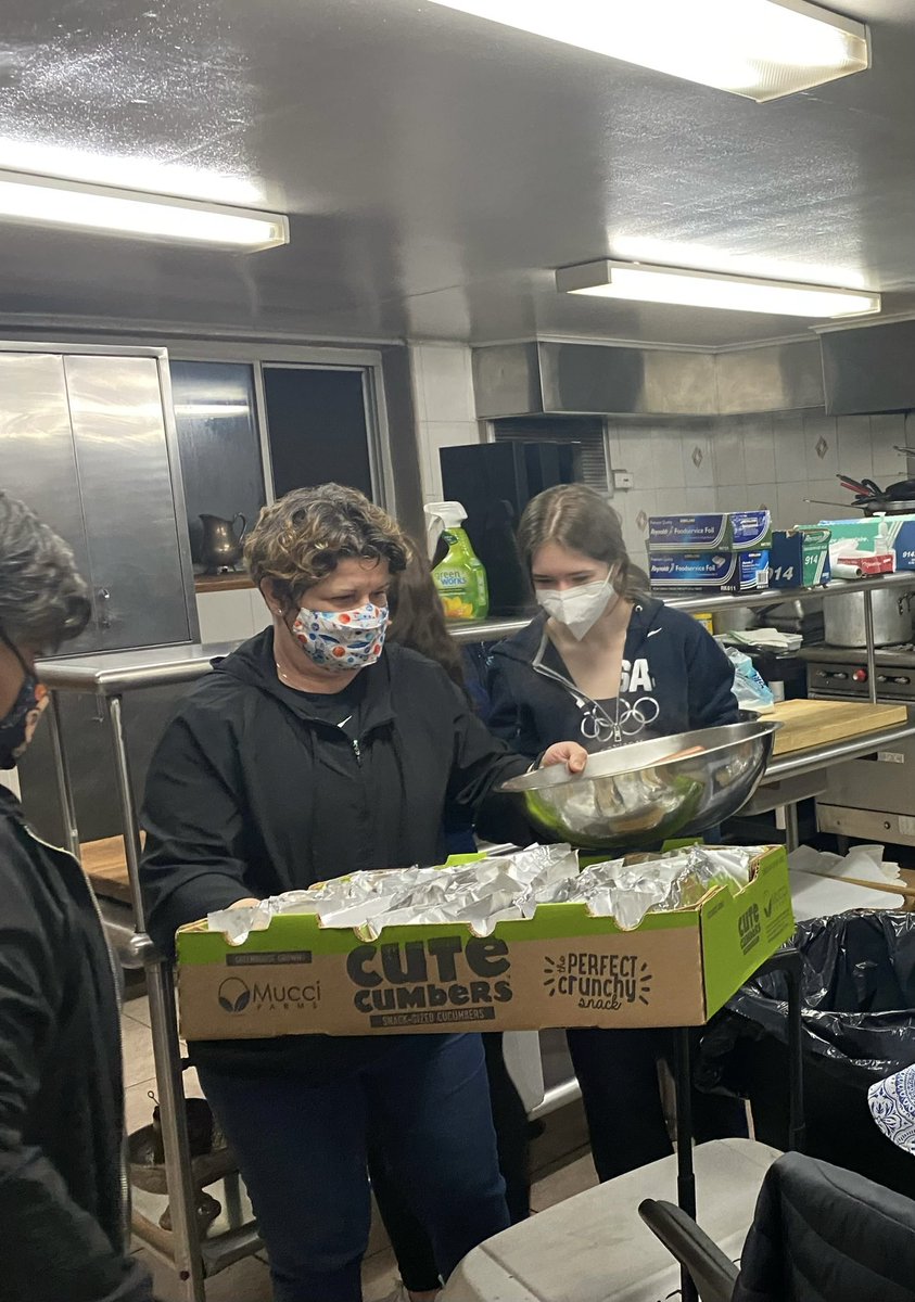 VitoLaBella4NY's tweet photo. After finishing up petitioning last night, I stopped by to say hello to @HCBOC preparing their packages for the Homeless in NYC. A great organization with dedicated volunteers and a wonderful part of the Bay Ridge community. @VitoLaBella4NY https://t.co/FutCPG58C5