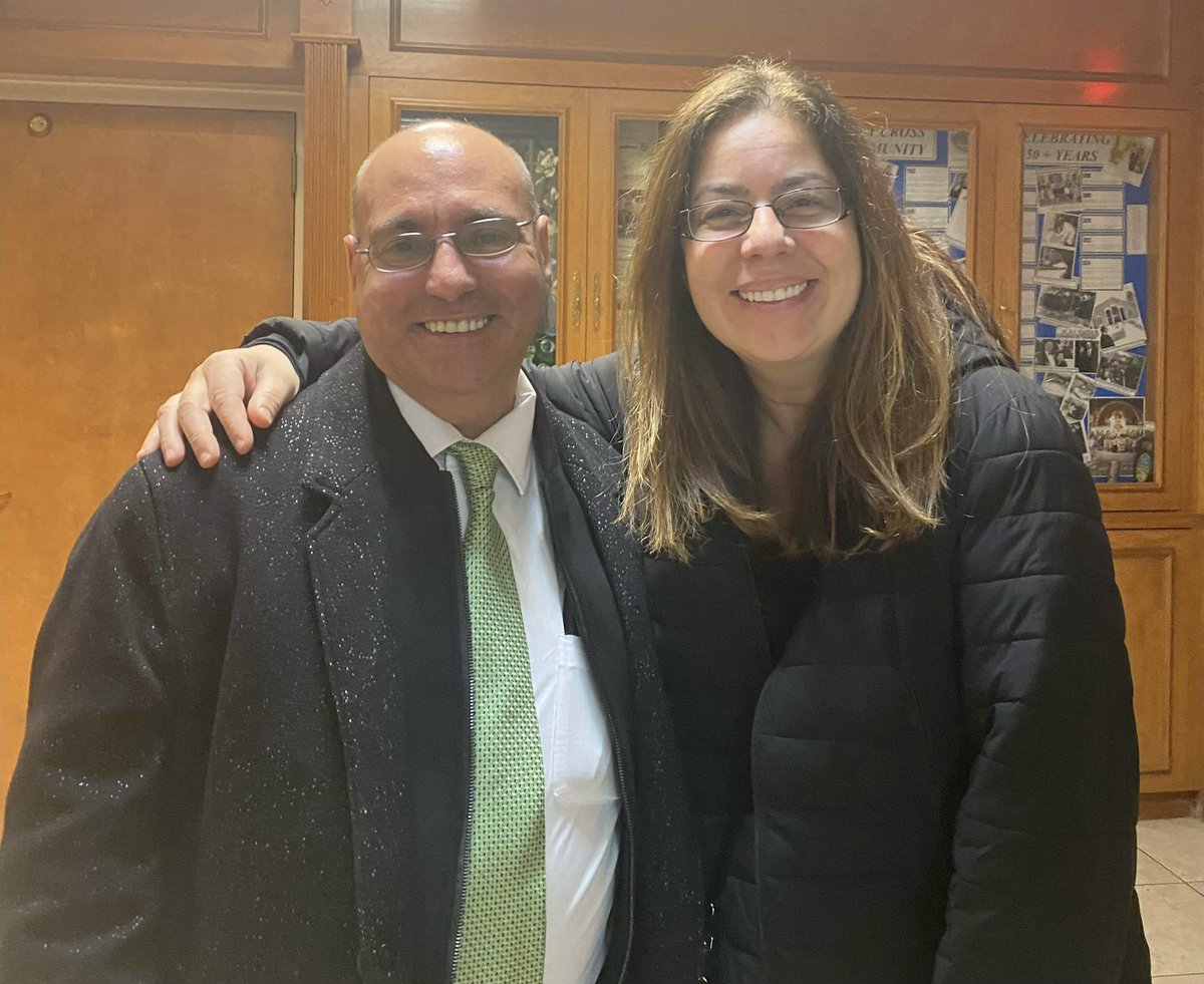 VitoLaBella4NY's tweet photo. After finishing up petitioning last night, I stopped by to say hello to @HCBOC preparing their packages for the Homeless in NYC. A great organization with dedicated volunteers and a wonderful part of the Bay Ridge community. @VitoLaBella4NY https://t.co/FutCPG58C5