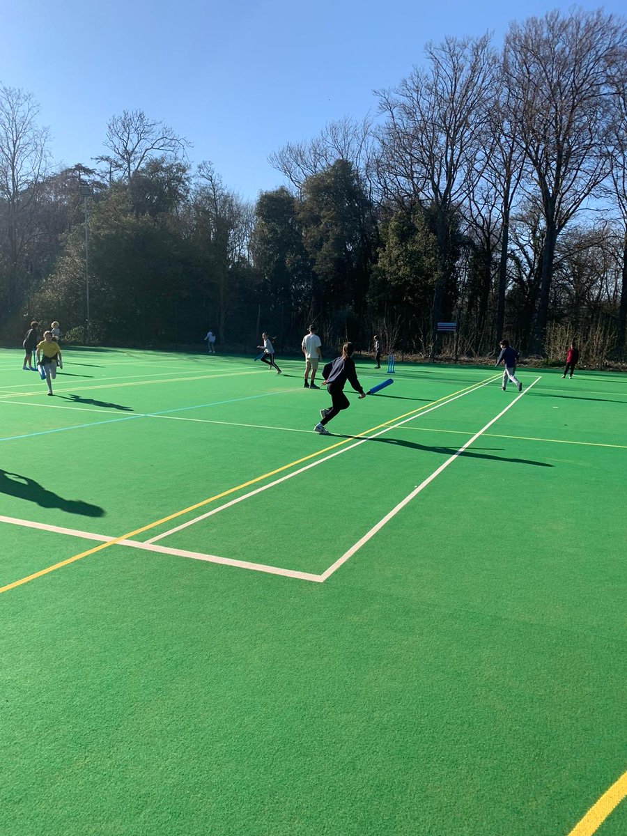 Diamond cricket in the sunshine #cricket #iloveboarding ⁦<a href="/NorthbournePark/">Northbourne Park</a>⁩ #boardinglife #weekendsinboarding