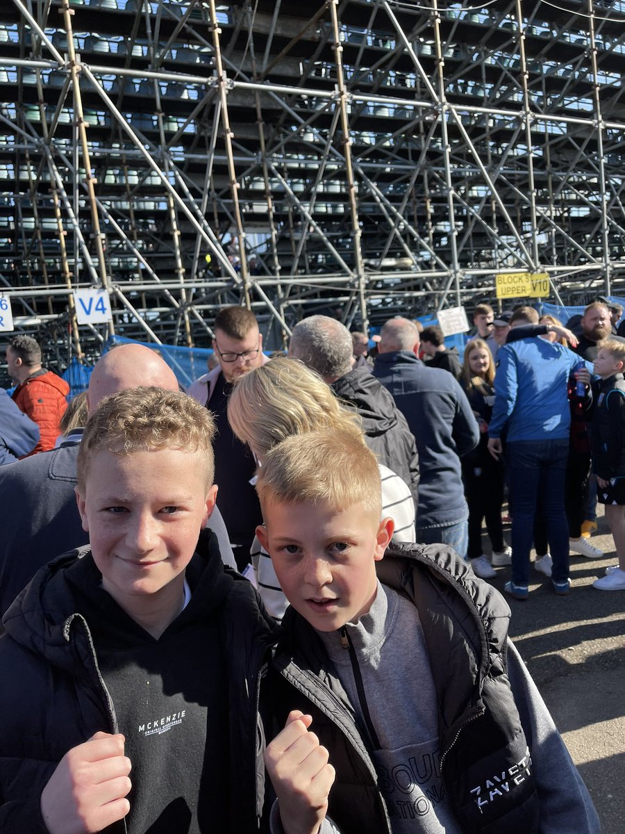 ShaysTriathlon's tweet photo. The journey continues !
#LadAndDadOnTour
WAWAW 🦉#GILSHW https://t.co/pWbR97dnGr