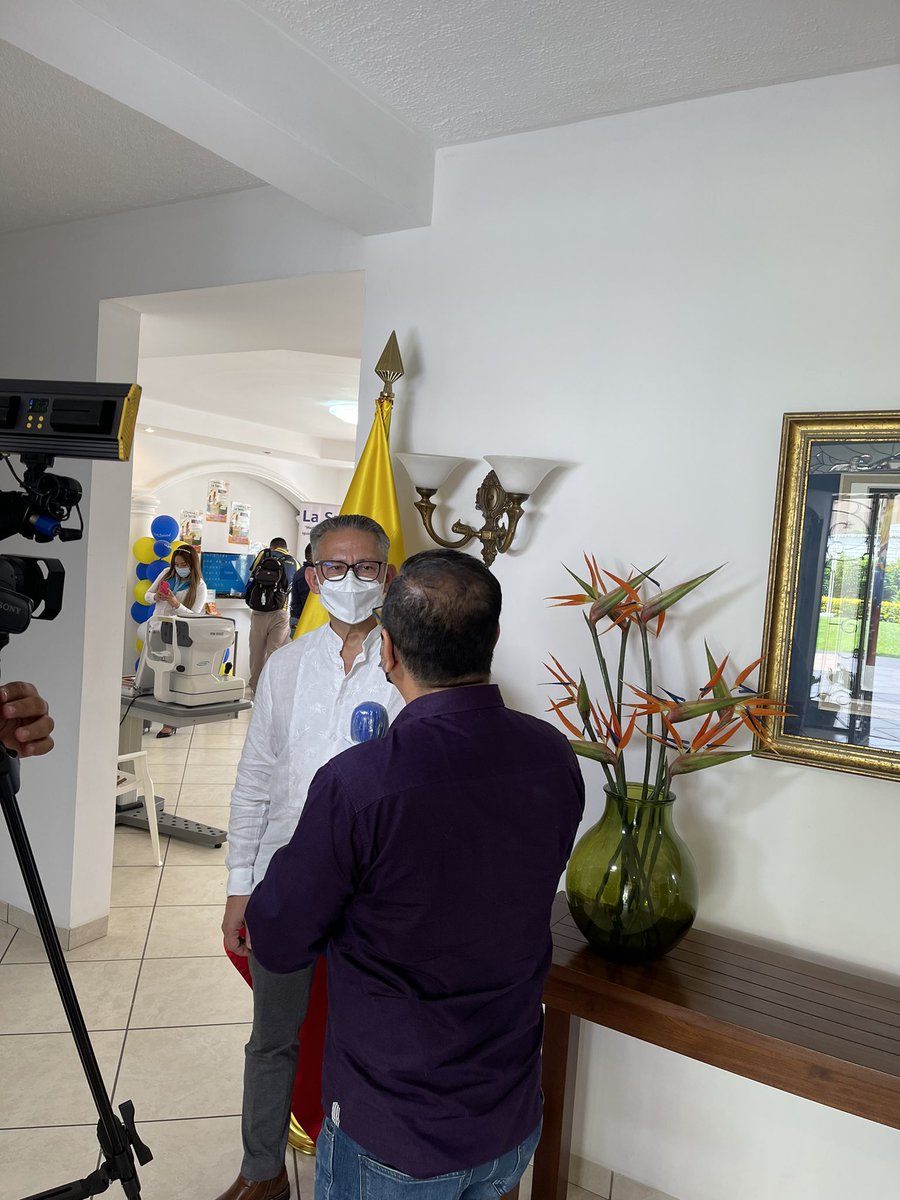 EmbColES's tweet photo. Gracias a @MegavisionGMV por acompañarnos el día de hoy. Feria de Salud y Belleza de Colombia. https://t.co/l9IMeja9ec
