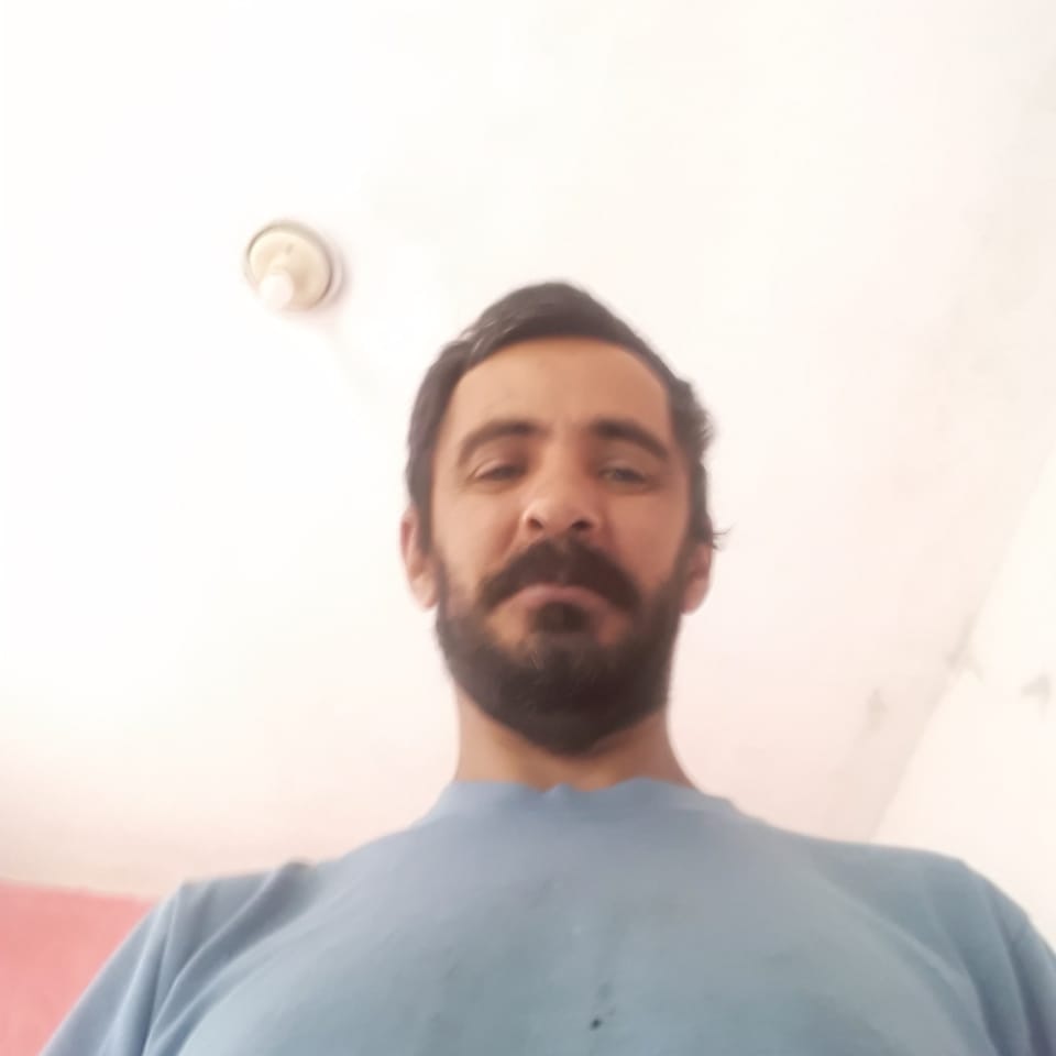 Boa tarde  a todos  tenho uma visão do amor que  amor iste mas é difícil de achar  mas todas pessoas tem que ser feliz  quando em  contra um amor verdadeiro 😃😇🥰