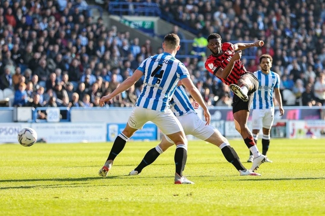 AFCB_M2theC's tweet photo. π¨π΄ Colombian man is Happy π
#HUDBOU π #AFCB https://t.co/ynrCQet7t3