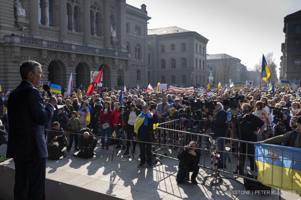 ignaziocassis's tweet photo. Wolodymir @ZelenskyyUa,
 
Wir sind beeindruckt von Deinem Willen.
 
Wir sehen, wie die #Ukraine Grundwerte der freien Welt verteidigt, die auch unsere Werte sind.
 
Wir sind da, um gemäss unserer humanitären Tradition solidarisch beizustehen.
 
Take care, my friend. https://t.co/SvdDlctovs