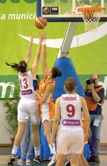 Another double - double for Marta Vulovic, 21p,24rb,1ass in K.Palanka vs Vardar 58:64. #BeoBasket