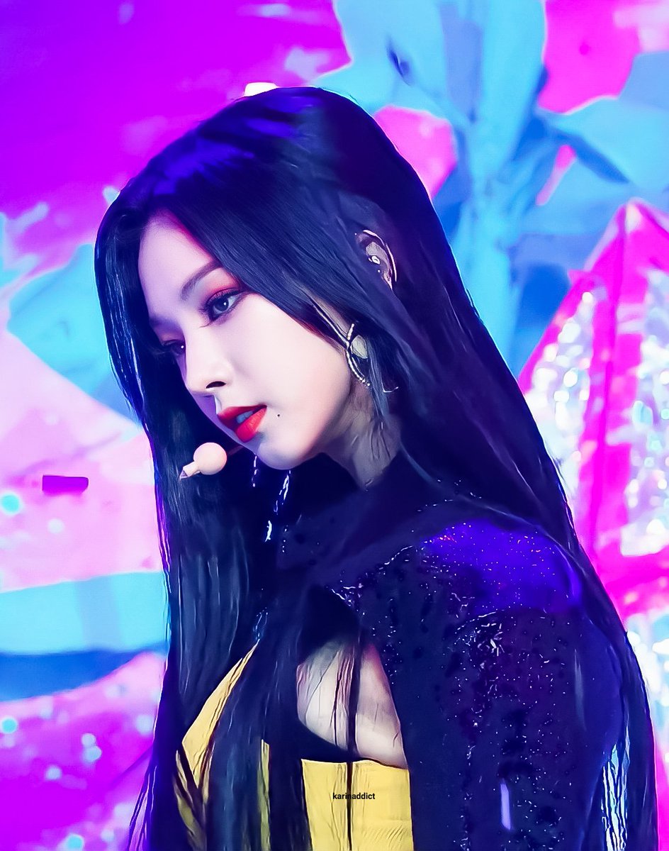 ในสนามเป็นคู่แข่ง แต่ในชีวิตจริงเป็นคู่รั-
แค่กๆๆๆๆๆๆ