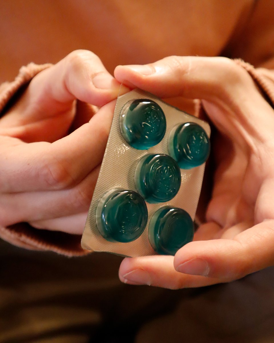 PureExtracts_CA's tweet photo. Let's chill today, the CBD way 🙌 ⁠
Peel back the goodness of our blue raspberry CBD gummies. Available in our handy blister packs, these packs allow you to choose your dose while keeping the rest fresh for the future 💙 #pureextractscorp https://t.co/5mzf7QmBje