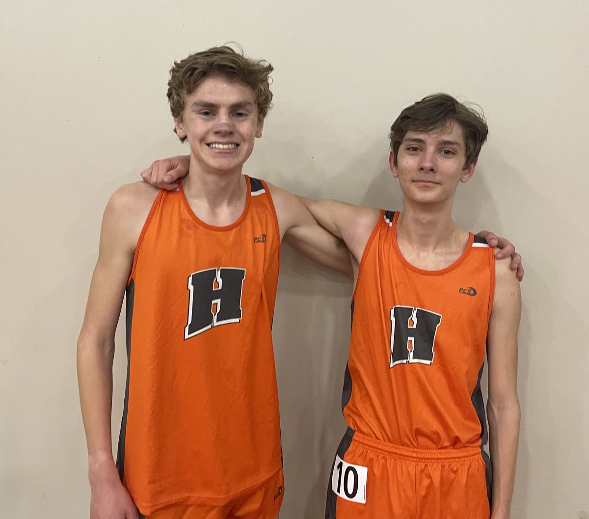 HerseyXC's tweet image. Saffords the indoor conference CHAMP and Svienty takes 9th! #StrongerTogether #FastIsFun #ToTheNextOne