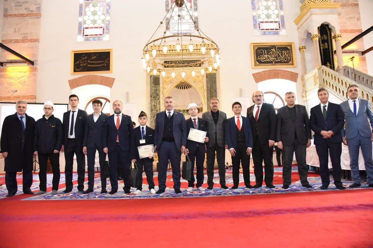 Genç Sadâ Kur'an-ı Kerim'i Güzel Okuma Yarışması 8. Bölge Finali Ödül Töreni, Valimiz Sayın <a href="/hasansildak/">Hasan ŞILDAK</a>'ın teşrifleriyle Zağnos Paşa Camiinde  gerçekleşti.

<a href="/tcmeb/">Millî Eğitim Bakanlığı</a> <a href="/TC_Balikesir/">Balıkesir Valiliği</a>
<a href="/mehmetnezirg/">mehmet nezir gül</a> <a href="/meb_dinogretimi/">MEB Din Öğretimi Genel Müdürlüğü</a>
<a href="/tatliali12/">Ali Tatlı</a>