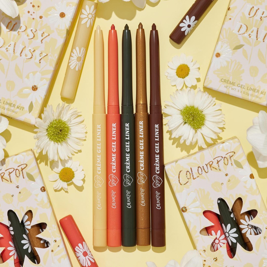 NEW Daisy Does It Collection by @colourpopcosmetics  Jump into all this daisy inspired shades! Spring into the new season with:    🌼 Daisy Does It shadow palette $18  🤍 Glossy Lip Stain (6) $8  🌼 Super Shock Blush (3)…

📸 instagram.com/p/CbQx74rBww4/ via tweet.photo