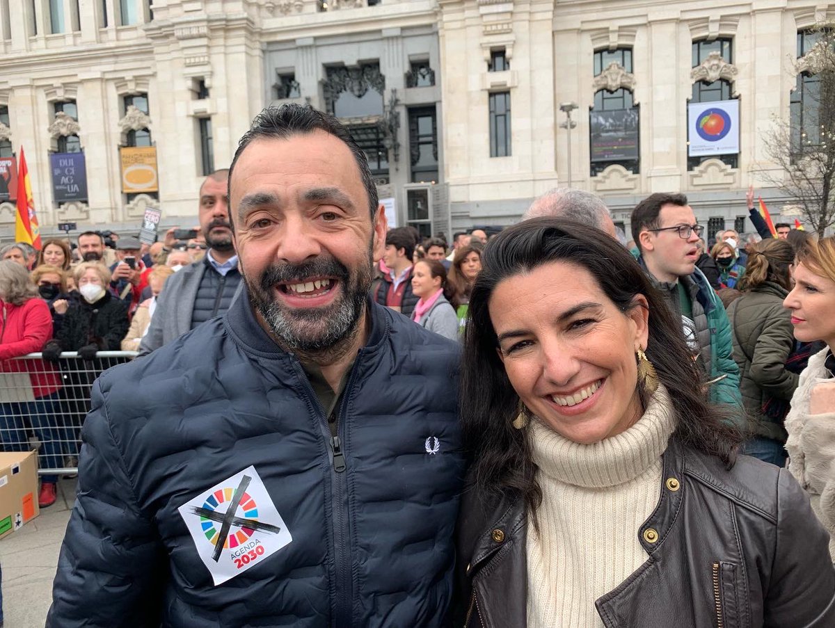 Vox_Alcorcon's tweet photo. Mejores líderes para #Alcorcon y #Madrid no se pueden tener. Nuestra Presidente @monasterioR con el próximo Alcalde de #Alcorcon @PedroMorenoGmz EQUIPAZO #SoloQuedaVox #LoMasDeLoMas #LaAlternativa https://t.co/kBvLwMIXOJ
