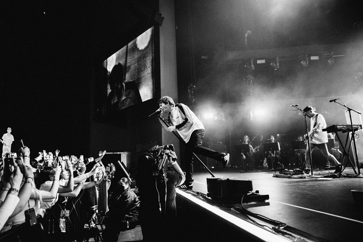 LouisArgHQ2's tweet photo. (2) LTHQ subió estas fotos de Louis del #LTWTLA2 💘 https://t.co/kYsUDrFaLv