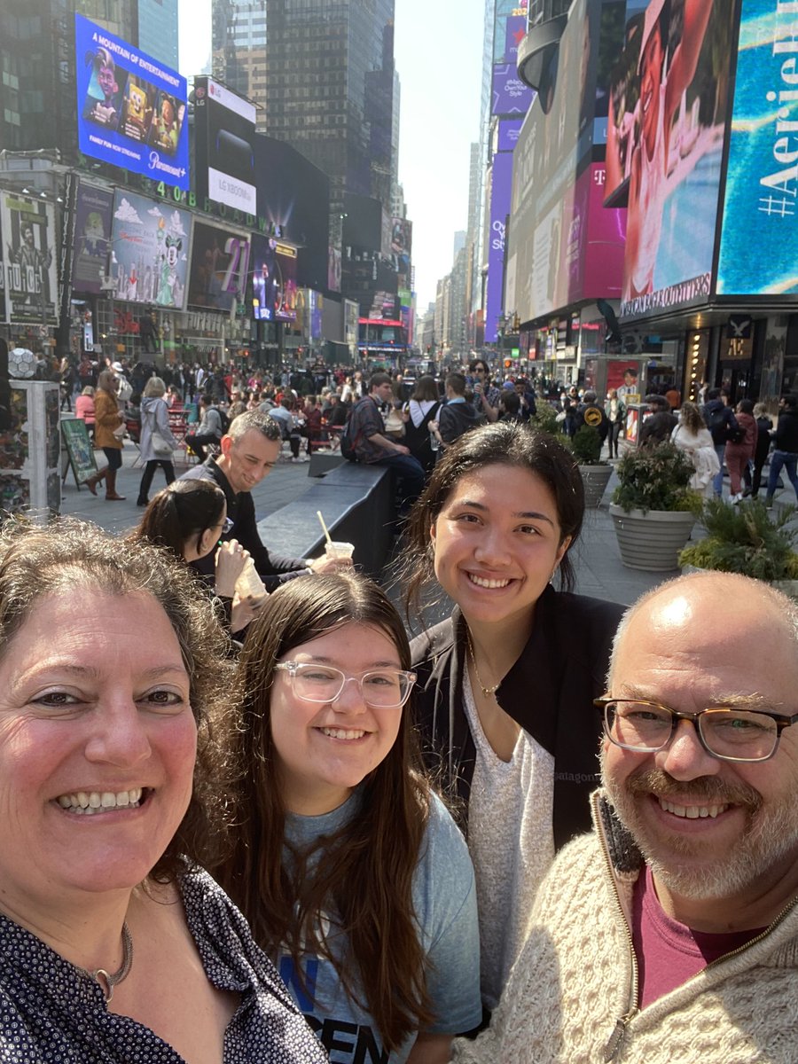karalatt's tweet photo. #MakeUpForLostTime #TimesSquare https://t.co/heKMiSO6I0