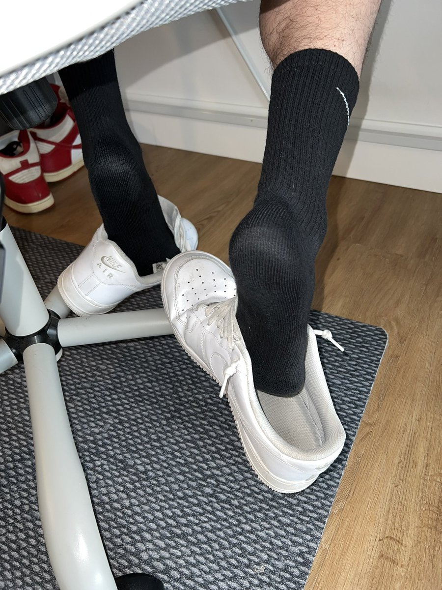 justinpageft's tweet photo. Morning shoeplay 😜 https://t.co/86e5fnck7D