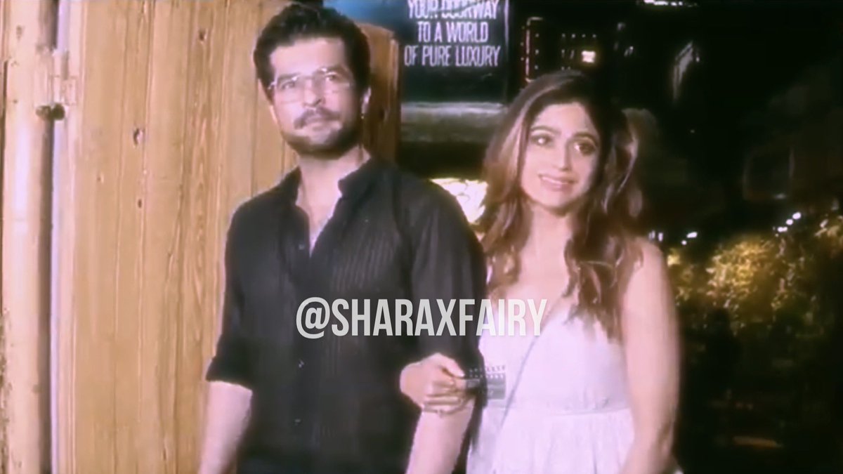 shamitaxfairy's tweet photo. my heart, omg pwease🥺💗
#ShaRa #ShaRaFam #ShaRaForever #ShamitaShetty #RaqeshBapat https://t.co/LVMxr1o8Yw