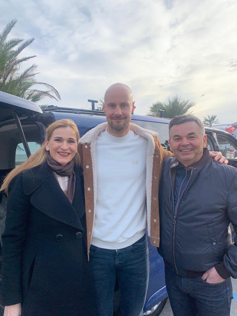 Info_janom's tweet photo. Pleasure to meet @tomboonen1 🍀@JanMiskovsky1 @KatarinaMiskovs #janom https://t.co/E3HbMVUIhB