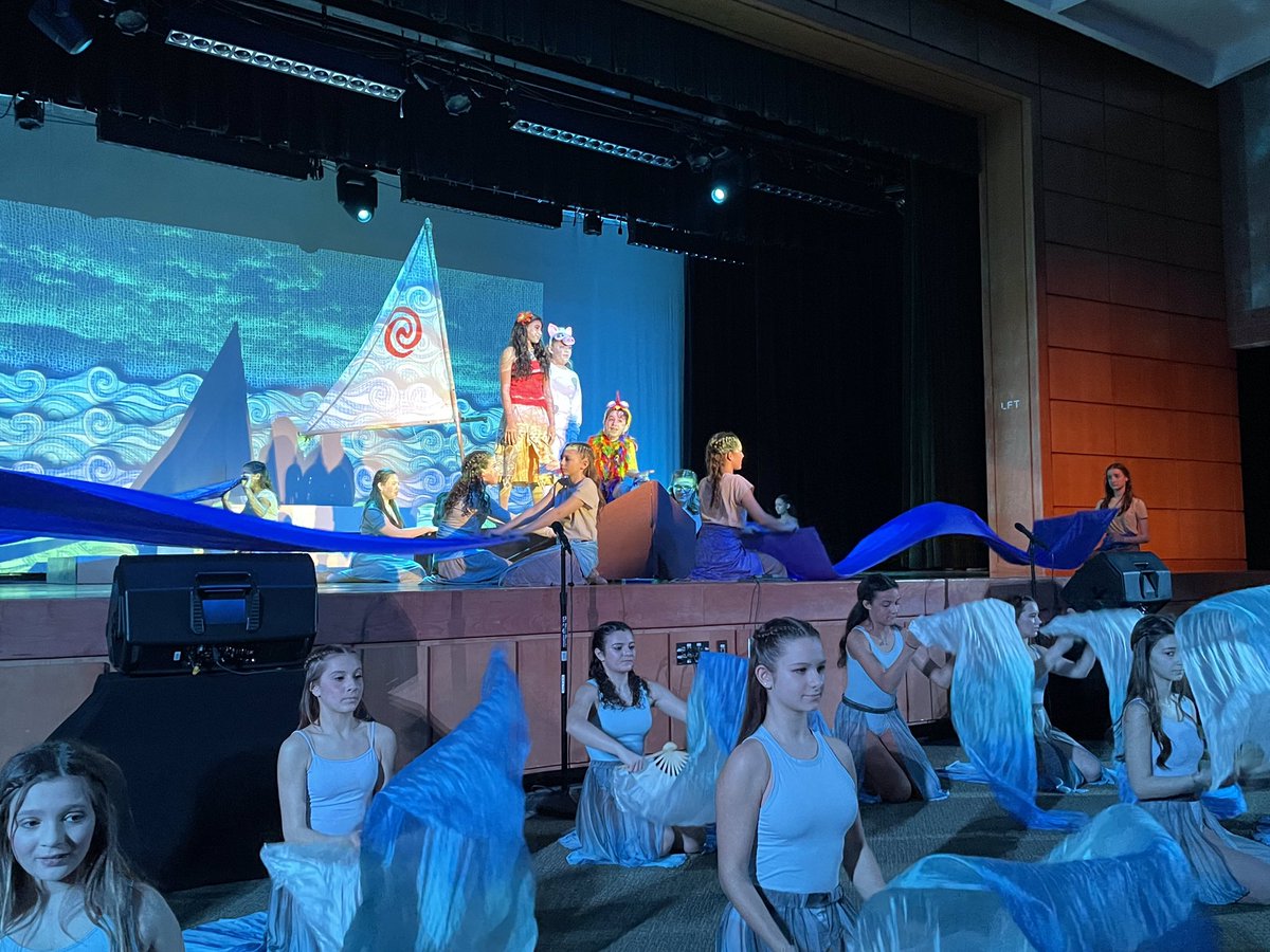 Moana at the Middle School this weekend.  What an incredible show. Plainedge MS actors rock! #weareplainedgr