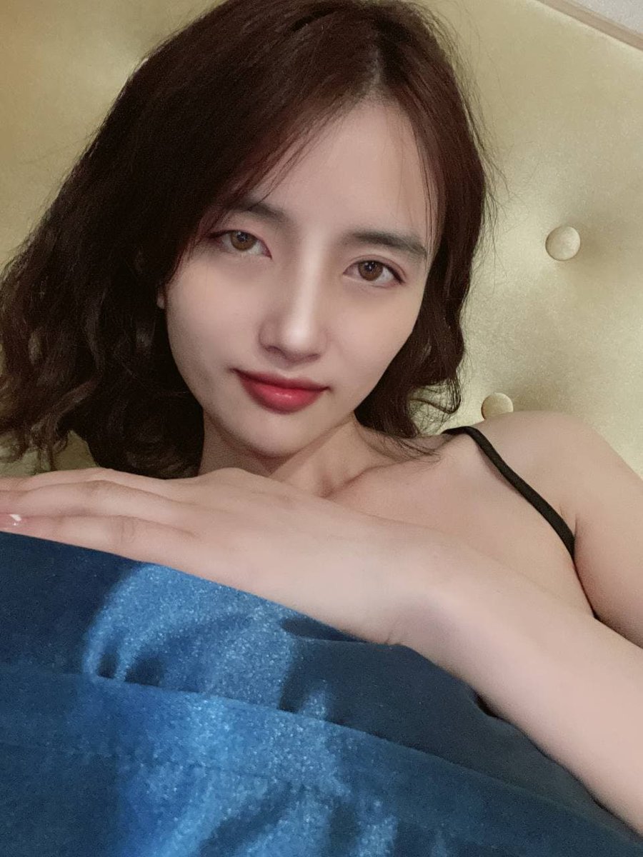 BiancaCodina's tweet image. Living hard is a priority