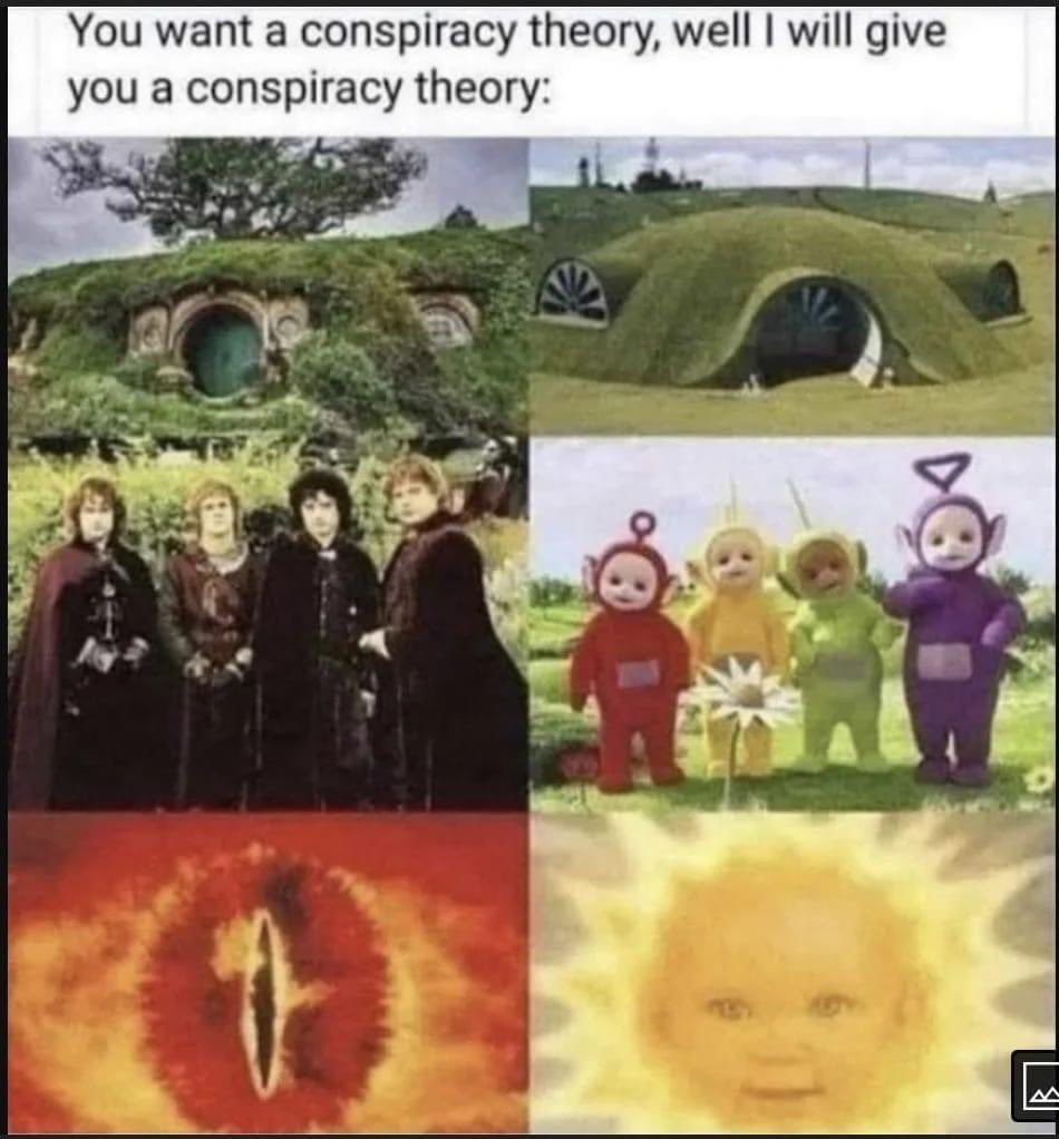 fulldiscloseFTW's tweet photo. Either we were primed to take in their entertainment or she took inspiration 🤯🤯 #explainthistome #wat #lotr #LordOfTheRings #lordoftheringstrilogy https://t.co/6woOWZgu8q