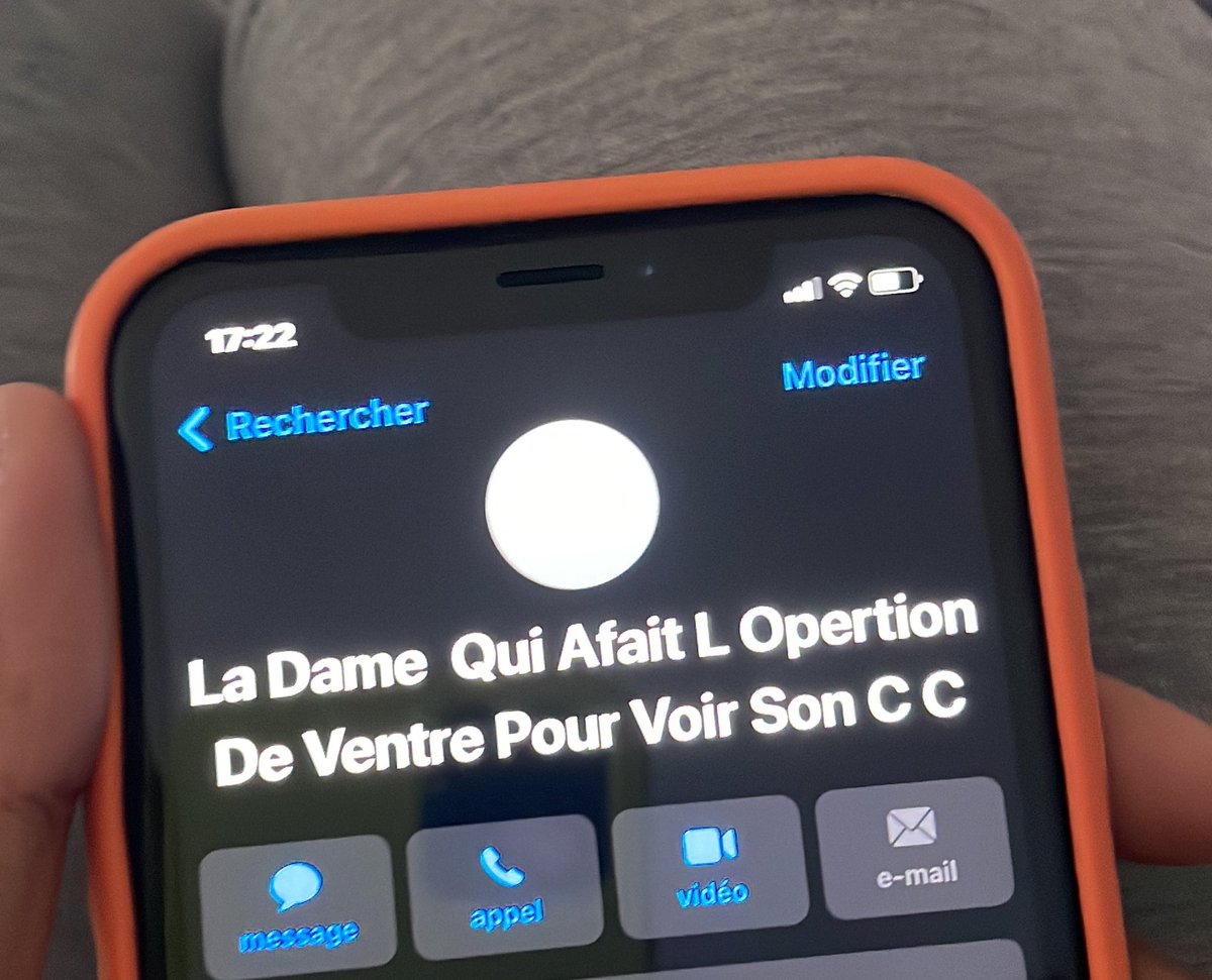 gontille28's tweet photo. Les nom de contacts du tel de ma mère c’est pour me tuer 💀💀💀 https://t.co/ycNSNZtJlE