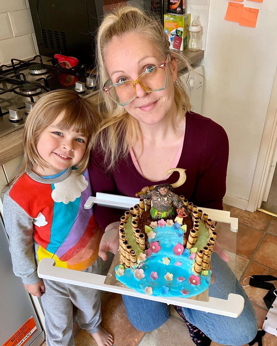 Tannice_'s tweet photo. Ridiculously proud of this Maui/Moana cake I made with the assistance of @Jaloopa23 this afternoon, ready for son’s birthday party #turning4 #Rousseau #cannotbelieveheisgoingtoschoolinSeptember https://t.co/wyY5VXNzzr