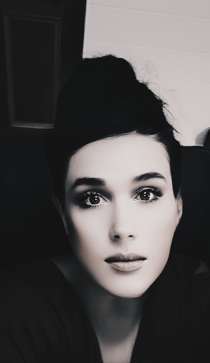 bellasignora_10's tweet photo. Weekend face..💖💖💜🤎❤ https://t.co/jyVqt0c817