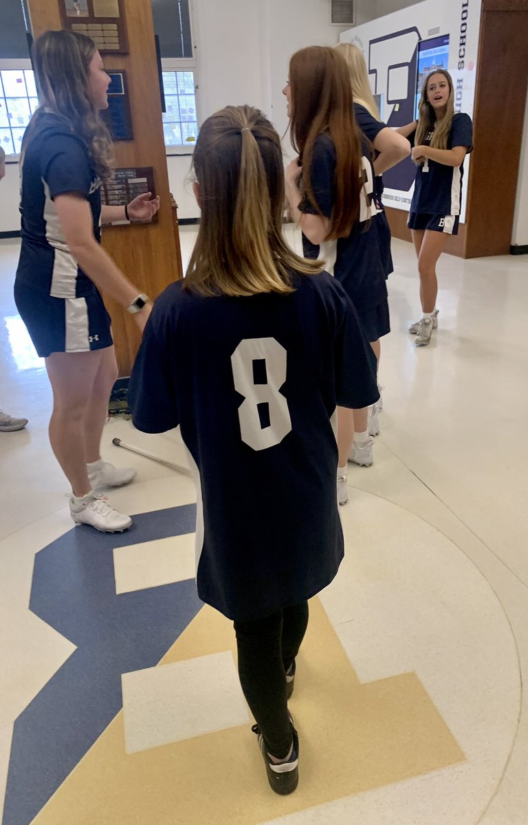MuddysBuddies's tweet photo. Well done Brighton Girls Lacrosse! They welcomed back their sweet little Willa today for the 3rd time. Old friends are the best friends! #TeamWilla #DIFW @BrightonBelieve @brightonbruins @BruinsStrength @Brighton_FB https://t.co/aaLz7wB632