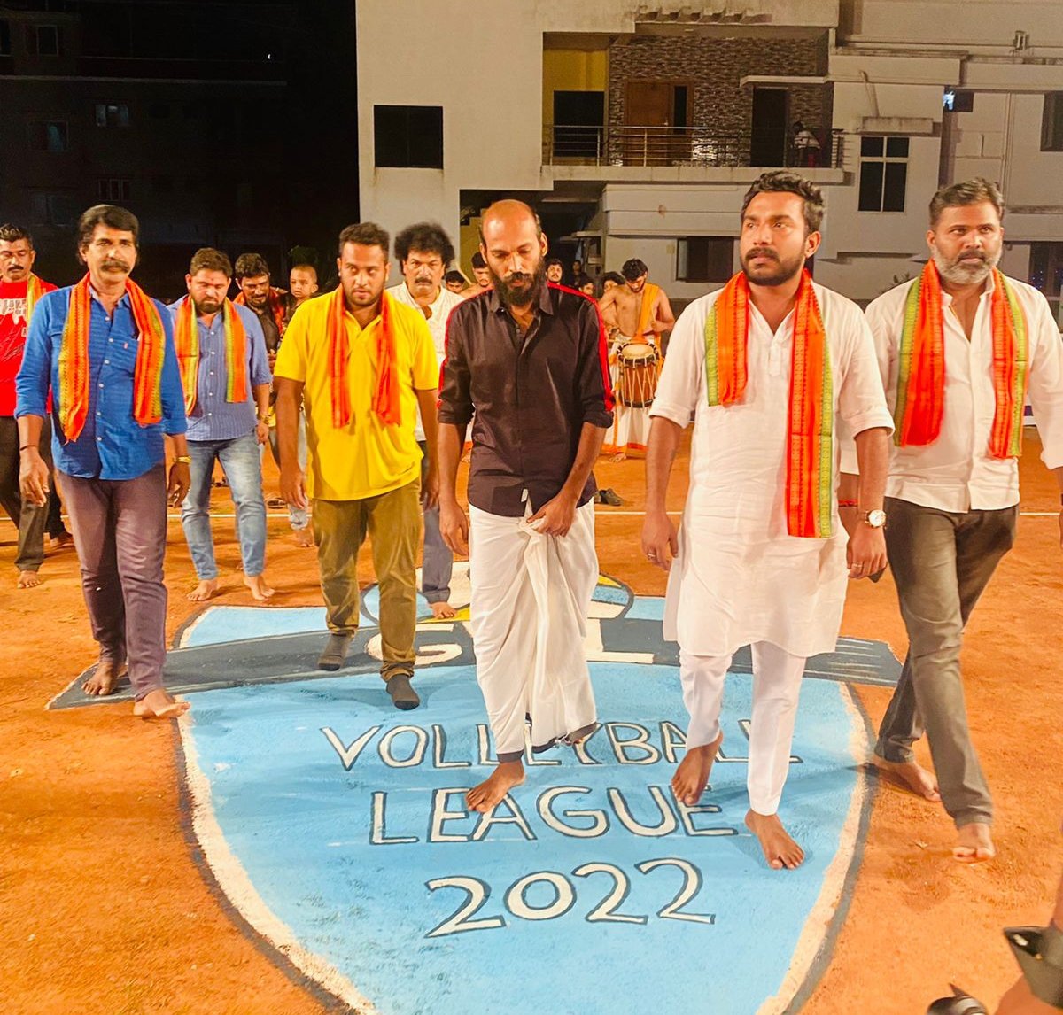 MerrillRego's tweet photo. ಗೋರಕ್ಷನಾಥ ಟೈಗರ್ಸ್ ಜೆಪ್ಪು ಇವರ ಆಶ್ರಯದಲ್ಲಿ ನಡೆದ 'ವಾಲಿಬಾಲ್ ಲೀಗ್-2022' ಹೊನಲು ಬೆಳಕಿನ ಪಂದ್ಯಾಕೂಟದಲ್ಲಿ ಮುಖ್ಯ ಅತಿಥಿಯಾಗಿ ಭಾಗವಹಿಸಿ ಆಯೋಜಕರಿಗೆ ಹಾಗೂ ಆಟಗಾರರಿಗೆ ಶುಭಹಾರೈಕೆ ಸಲ್ಲಿಸಿದೆ.
ಖ್ಯಾತ ಚಲನಚಿತ್ರ ನಟ @RajbShettyOMK ಉಪಸ್ಥಿತರಿದ್ದರು.
#VolleyballLeague #FloodLightMatch https://t.co/qU6DMprn13