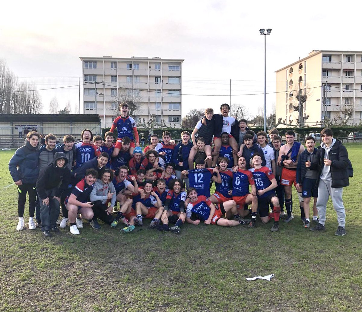USALimoges's tweet photo. Félicitations à nos juniors qui s’imposent 5-6 face au Stade Bordelais 😍👏🏼
Nos cadets nations s’inclinent 5-27 face au Stade Bordelais et nos cadets régions s’inclinent aussi 58-3 à Malemort !
Bon retour à nos jeunes 😉
#bleusetrouges https://t.co/awHqAdnOCJ