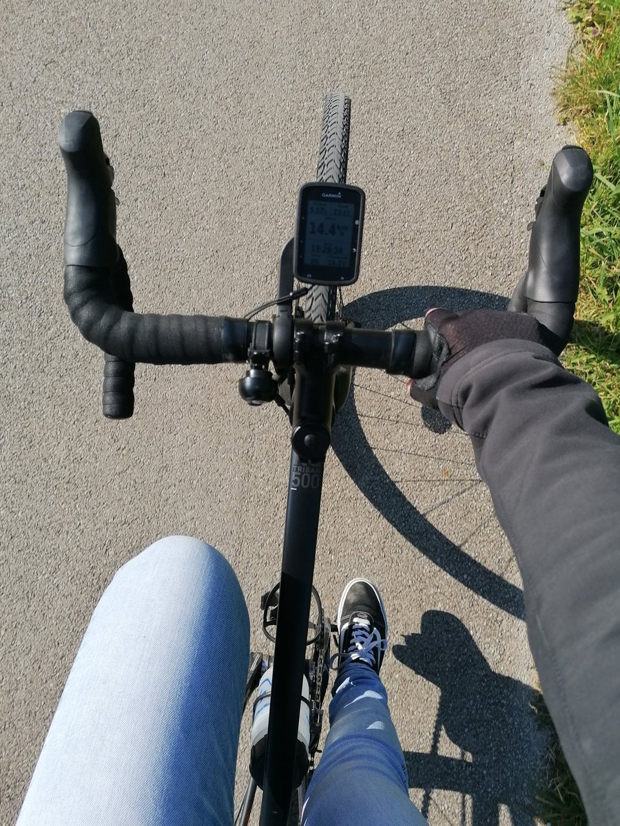 #sellefie en balade amiénoise ☀️🥰

Le temps est trop agréable pour ne pas en profiter. 🚴🏻‍♀️ Je suis piètre photographe pour retranscrire ce dont mes yeux s'émerveillent, mais cette ville est vraiment jolie ! ❤️