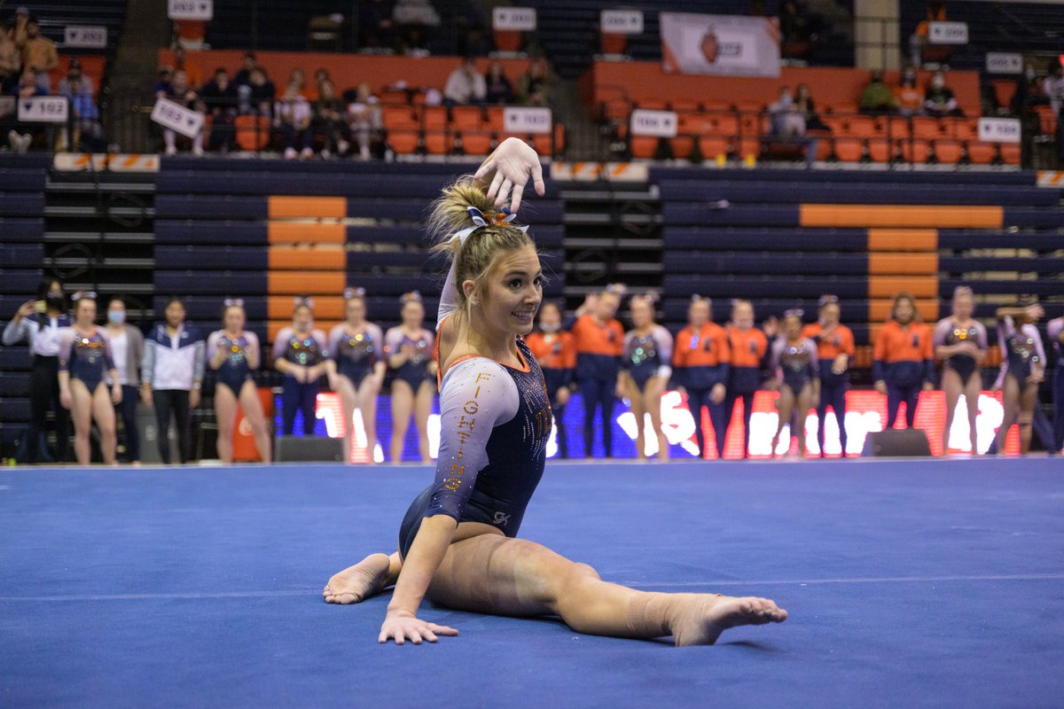 IlliniWGym's tweet photo. It's a 9.850 for @_ameliaknight 

#Illini https://t.co/waeQNyOWGh