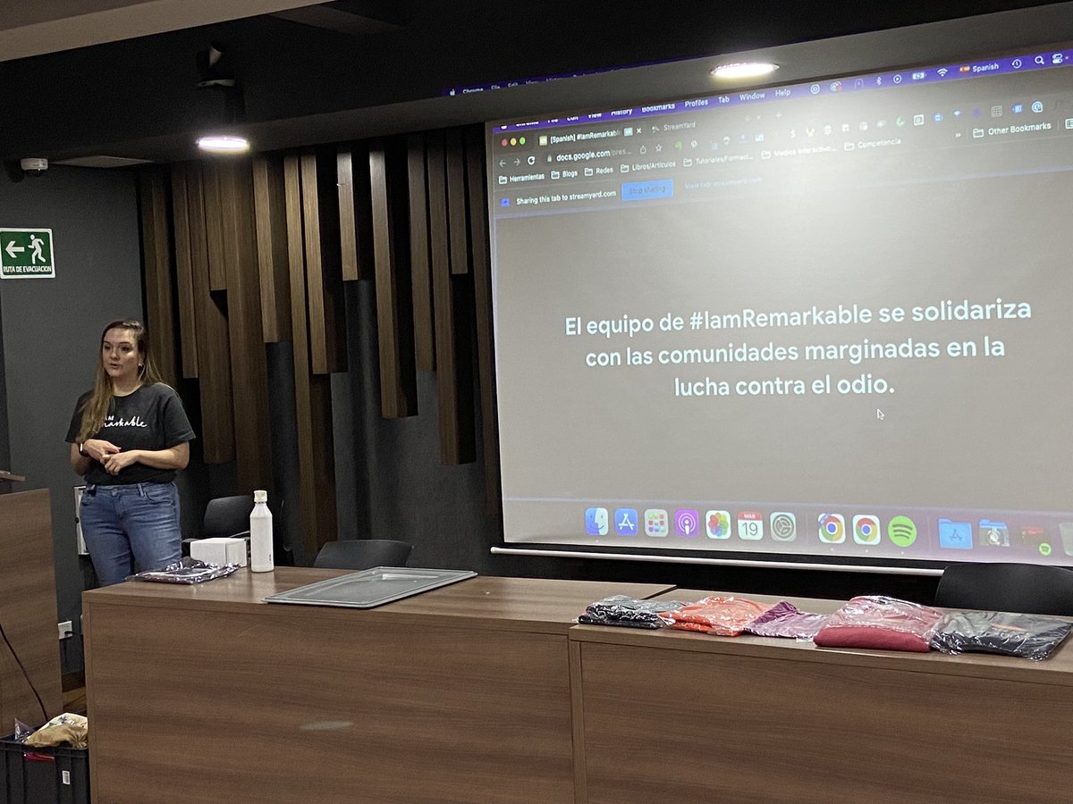 KakyRP's tweet photo. En el taller #ImRemarkable (by Google) con @Marianvilla 😍💜 @pionerasdev 🧡 https://t.co/HVxg3o5ik1