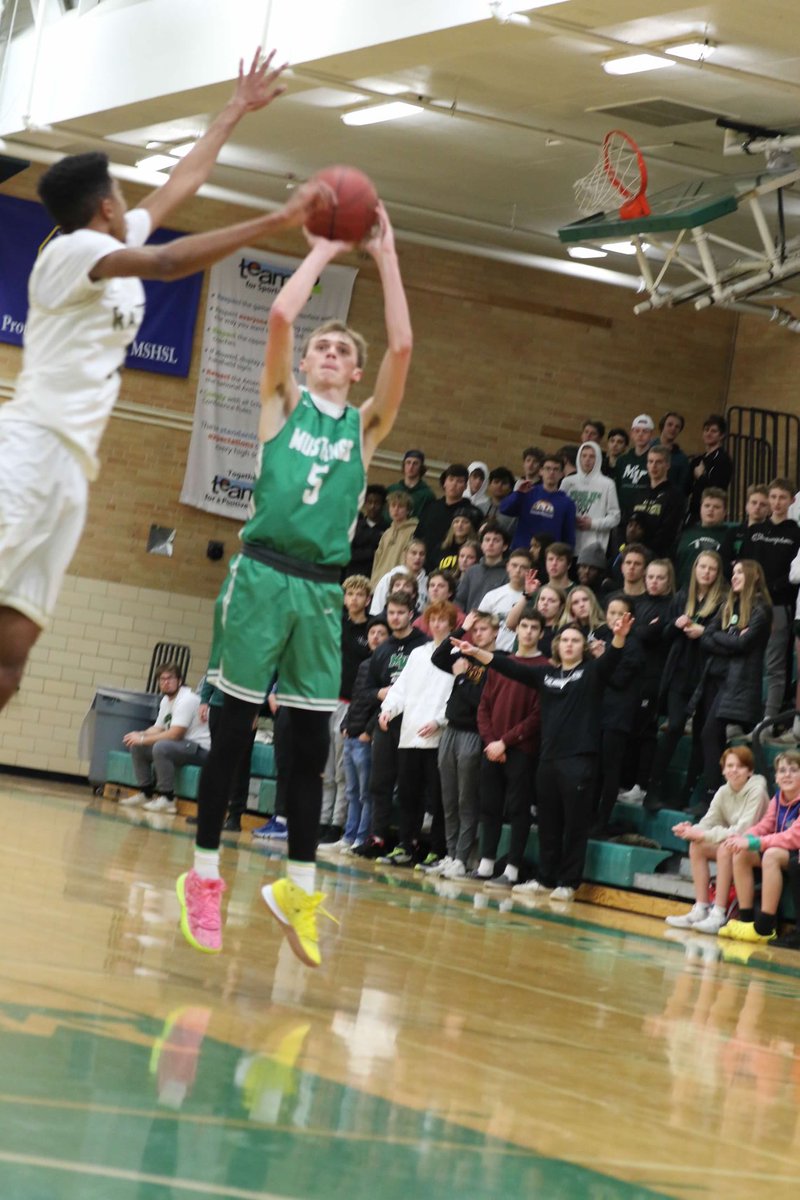 MVMustangsHoops's tweet photo. MUSTANG OF THE DAY- March 19-Drew DeBacker, Class of 2020. Drew was a very hard worker who was a constant at open gym for years. Had his best game in Sections vs Irondale with multiple steals and baskets. Great shooter, tough and gritty. #TeamFirst #MakeEmBelieve #1000MustangWins https://t.co/Gjc74yMWbB