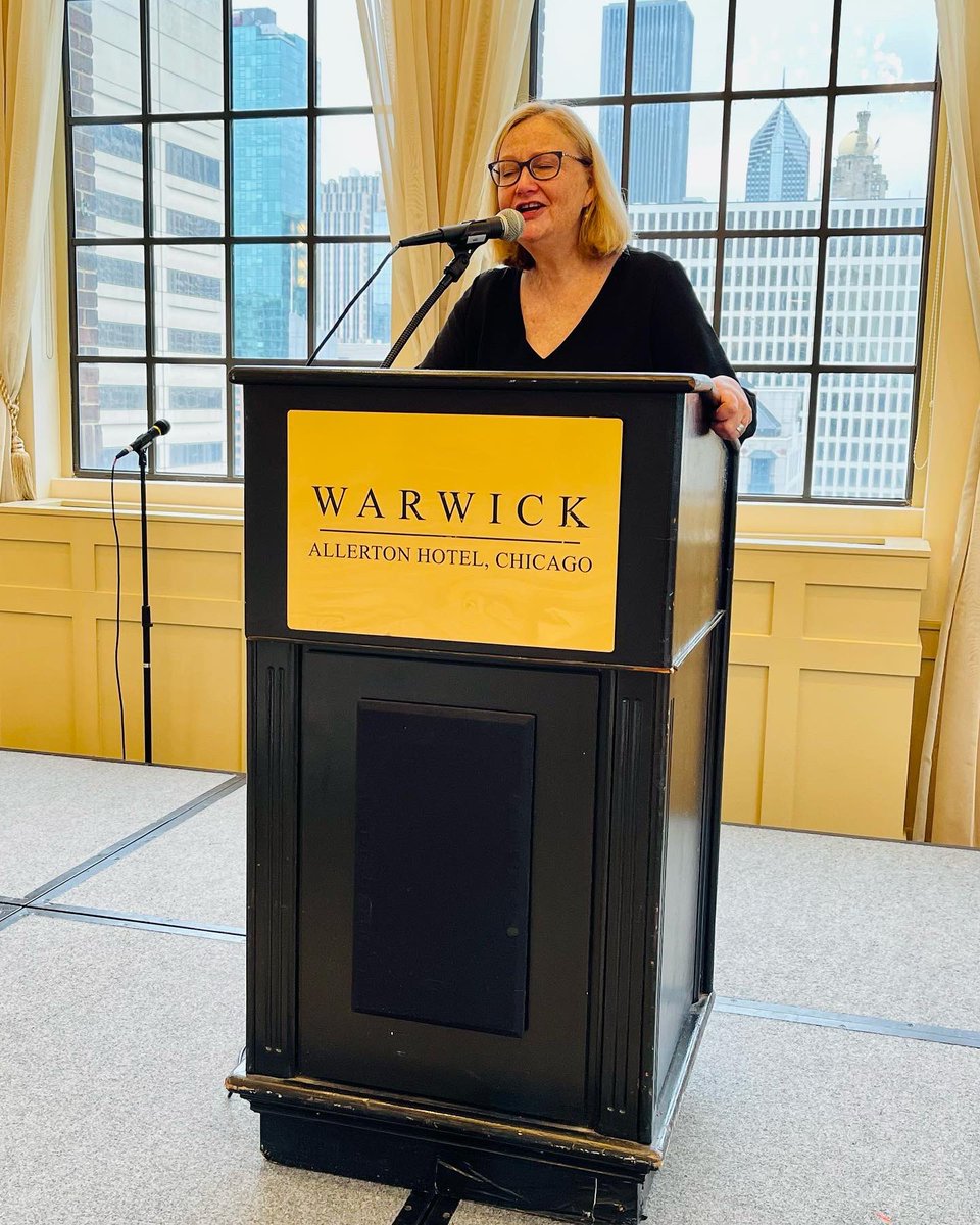 chicagowrites's tweet photo. Let’s Just Write! An Uncommon Writers Conference is off to a great start! After two years, it’s great to see everyone’s smiling faces. Remember to use the hashtag #JustWrite2022 and tag us as you post on social media. https://t.co/9Rb0Oj2dRd