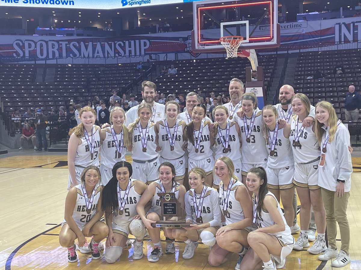 DwayneClingman's tweet photo. Class 4 3rd place Helias Catholic!!!  Thank you for amazing season ladies! #SaderStrong ⁦@HeliasLadyBball⁩ https://t.co/tpUSnvoaoG