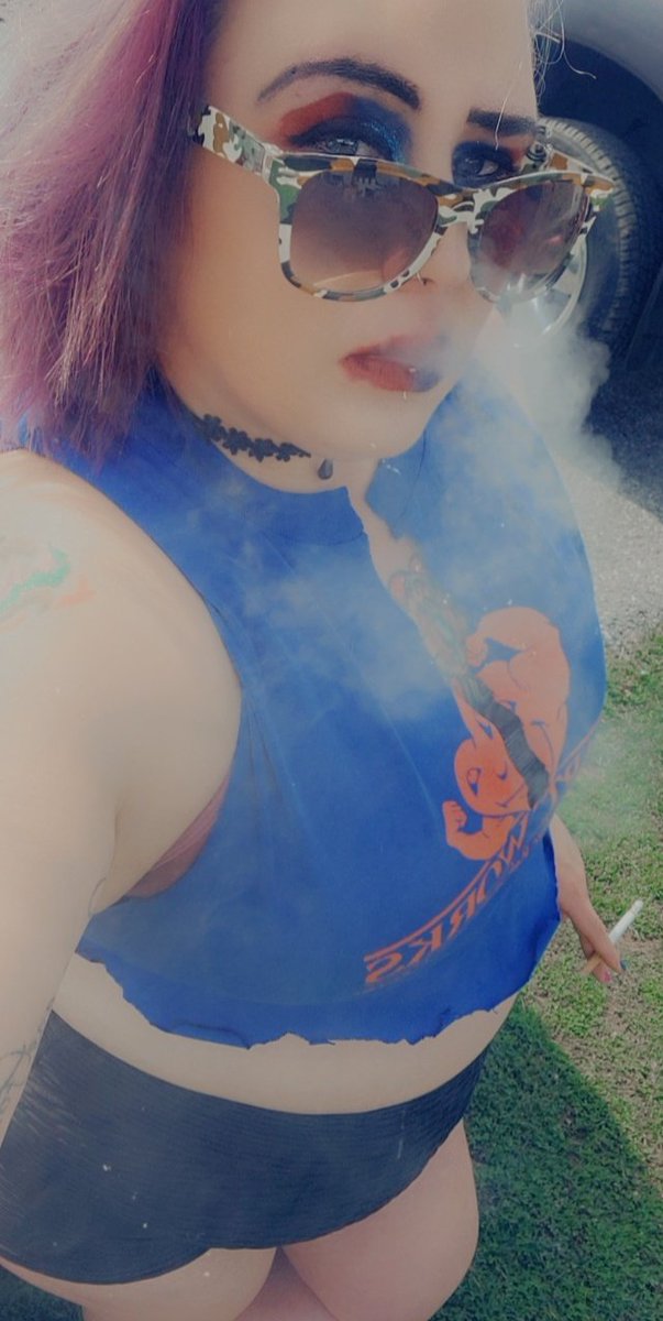 blazedmcgyver's tweet photo. Feeling myself today #bbwtoker #lovingmyself #cannacult https://t.co/PTcR9y5RYh