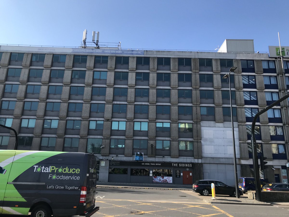 createstreets's tweet photo. Two photos of Bristol taken from precisely the same spot. Cities can choose what they wish to be. https://t.co/5lxSbAJYpg