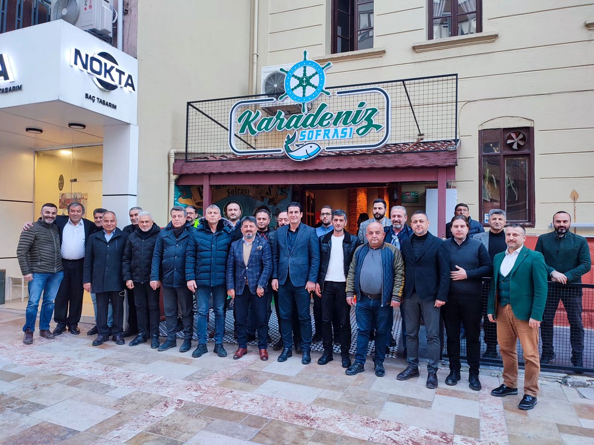 İl Başkanımız Sayın Yücel Güngör ve yönetim kurulu üyelerimiz, Karadenizliler Derneği'ne iadeiziyarette bulundular.

Başkan Birol Konak ve yönetimine nazik misafirperverliği için teşekkür ediyoruz. Kültürlerin buluşma noktası Denizlimize hizmetkâr olmaya devam edeceğiz...