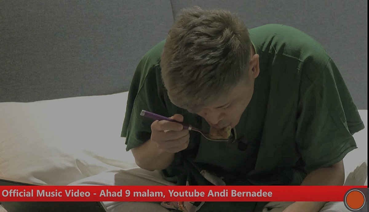 andivibe's tweet photo. dan akhirnyaa , dia kecundang dgn makanan ya kawan kawan ππ
#AndiLIVE24 @AndiBernadee https://t.co/OlFSMFQDpx