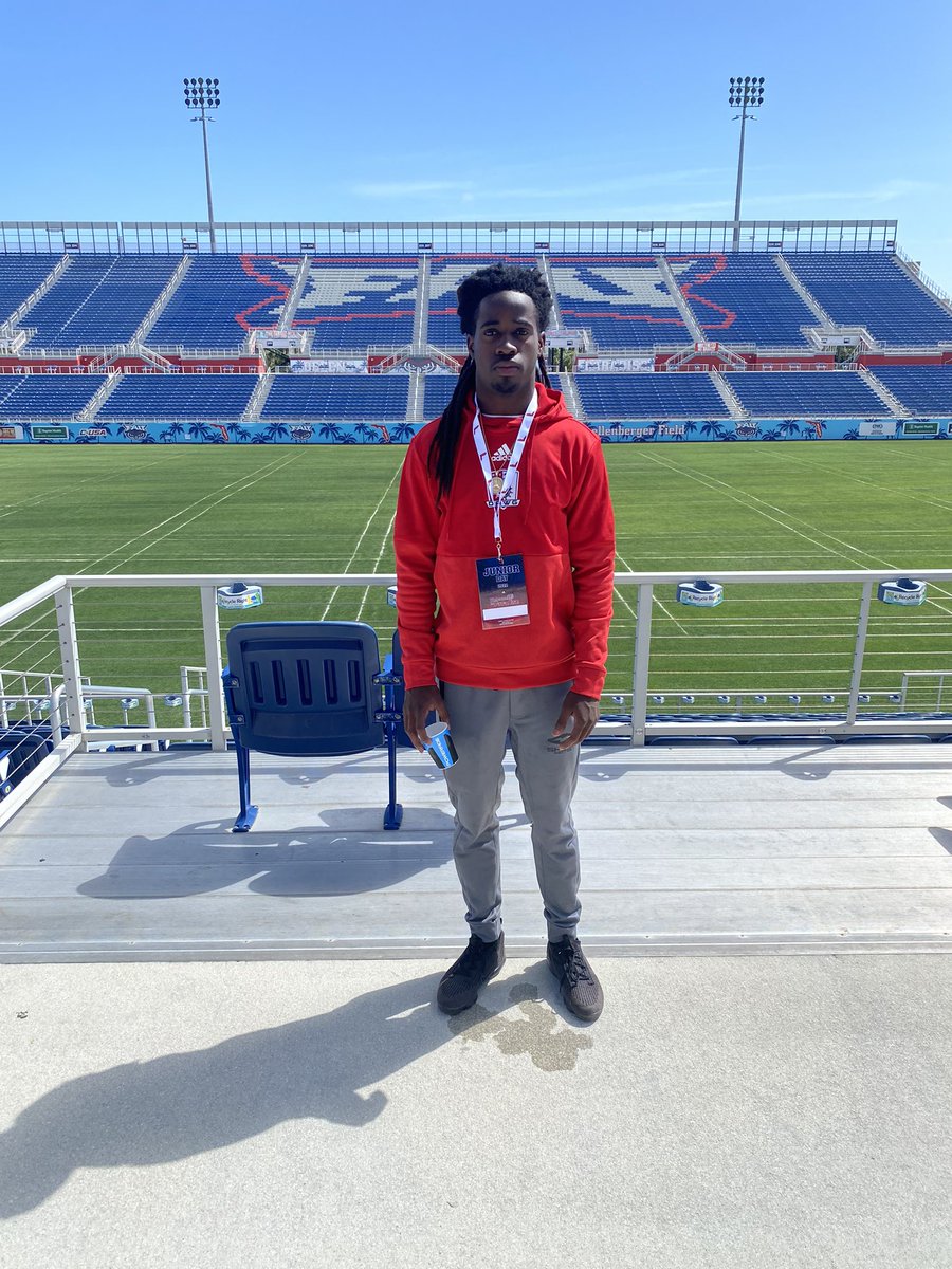 Here in paradise 🌴 <a href="/CoachDgip/">Coach Gibson</a> <a href="/HarrisNOFLYZONE/">Brandon Harris Sr.</a> <a href="/CoachEP_OHS/">Coach EP</a> <a href="/CoachFrancis15/">GETCONNECTED T&R Francis</a> <a href="/Coach_JKYeager/">Jerome Yeager</a>