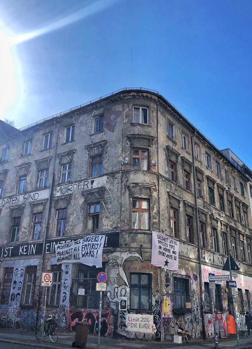 Estim8edProphet's tweet photo. people power. always inspired by the edges &amp; dynamics of #culture. keep an open mind &amp; an open ❤️ to find, connect and grow everywhere you go. real #multiverse https://t.co/AMDj4eD0EB