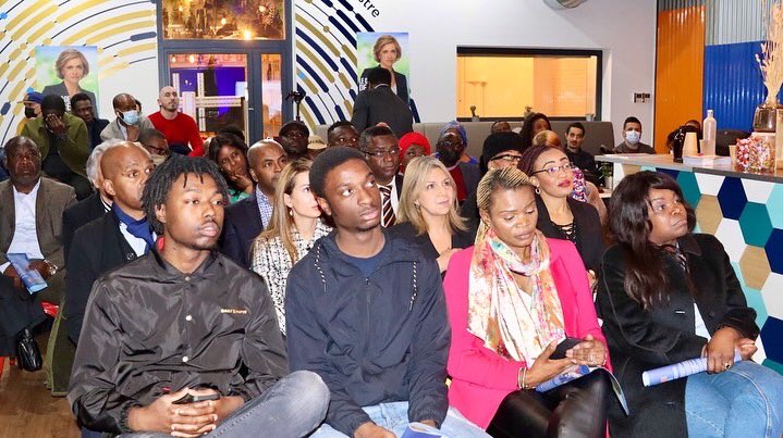 SoniaRabotoson's tweet photo. Rencontre avec les entrepreneurs issus de la diversité en présence de Patrick Stefanini et Pierre Danon. Bravo les amis pour notre collaboration fructueuse ! Cc Dalla Dramé, Jean-Félix Zang, Abel Naki, Hassan M’Barek. En route pour la victoire ! #Pecresse2022 #Presidentielle2022 https://t.co/0WnvdzK4YW