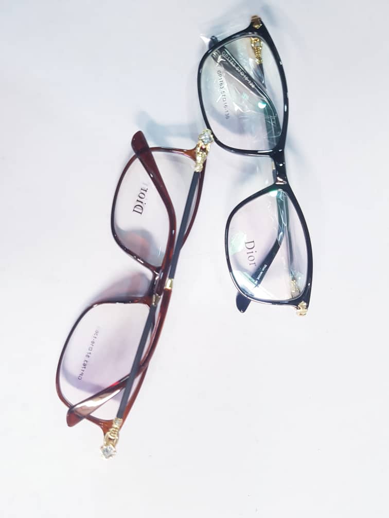 SadiQ_PZ's tweet photo. I sell these glasses at an affordable prices
-Photochromic
-Blue cut
-Medical glasses
-sunglasses etc
More samples if u want some. Location :Kano, Nation wide delivery 
Pls Retweet https://t.co/CrzWCuBADN