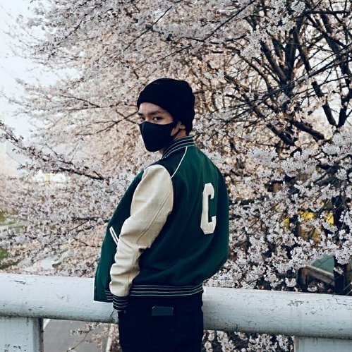 9695FEED's tweet photo. #JENYONG - CHERRY BLOSSOM https://t.co/esm2vR3ksv