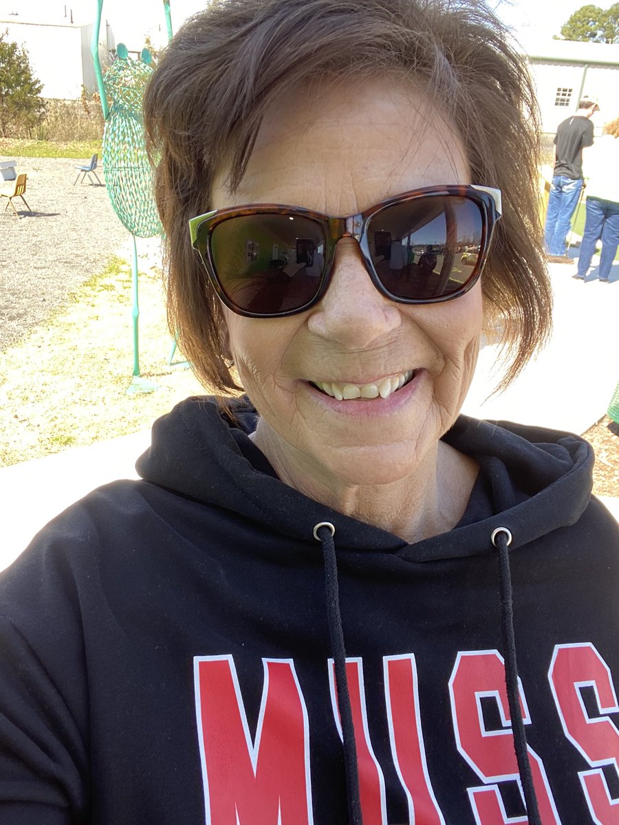 31brhogfan's tweet photo. Took the grandkids to play putt putt golf. Iโm still the #mussWin champion!! Letโs Go Hogs โค๏ธโค๏ธ๐๐#toadsuckminigolf https://t.co/836Zboxuln