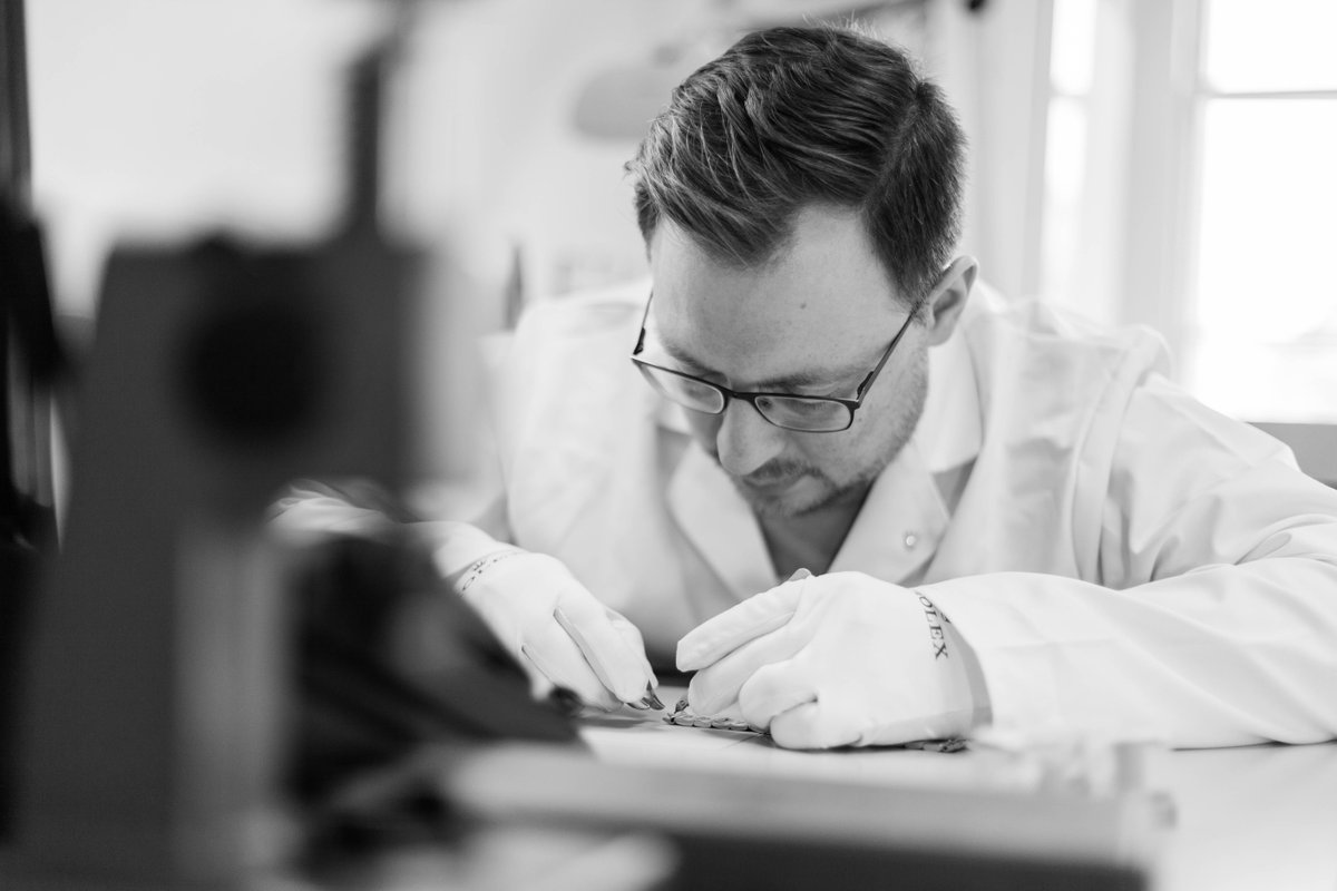 MandCoJewellers's tweet photo. Need a repair? Our newly refurbished watch workshop is ready to help! Call in or call us next week on 01242 522821.

#watchrepairs #service #watchbatteries https://t.co/cW60zk37Vk